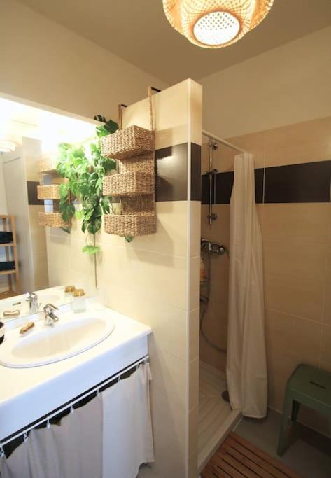 Cosy Appartement Entre Vignes Et Garrigue Avec Piscine Peret Экстерьер фото