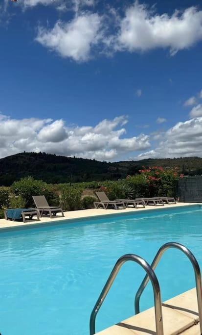 Cosy Appartement Entre Vignes Et Garrigue Avec Piscine Peret Экстерьер фото