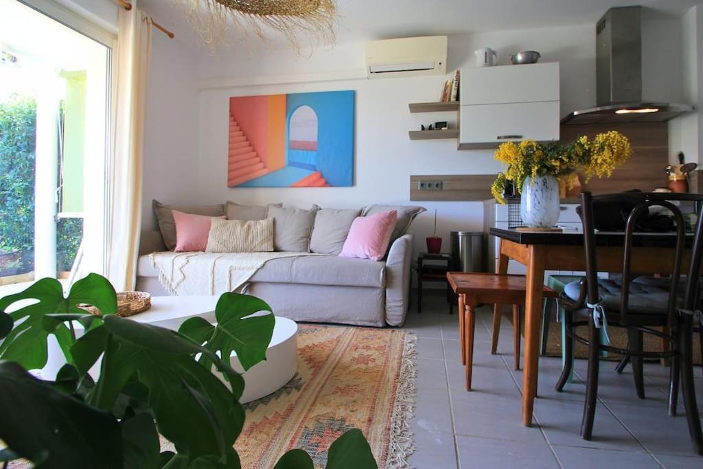 Cosy Appartement Entre Vignes Et Garrigue Avec Piscine Peret Экстерьер фото